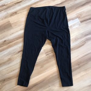 Old Navy black maternity leggings